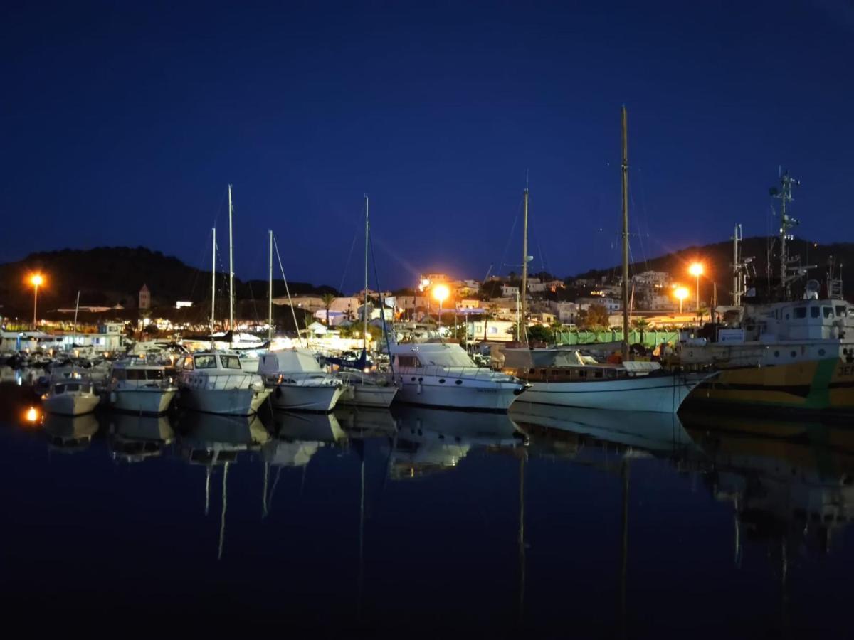 فيلابوتزو Classic Yacht Yanika Yachting Watersport Ets المظهر الخارجي الصورة